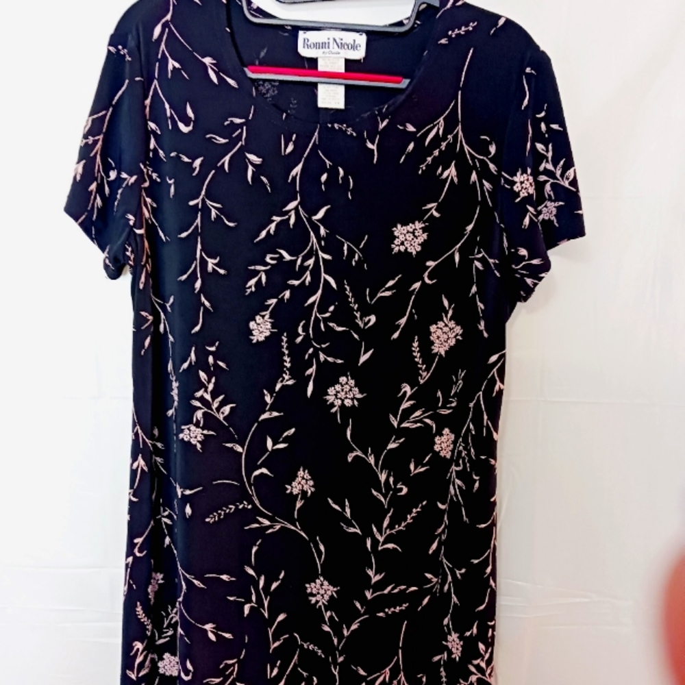 Ronni Nicole Dress Black with light pink flower design size 14. Good Condition